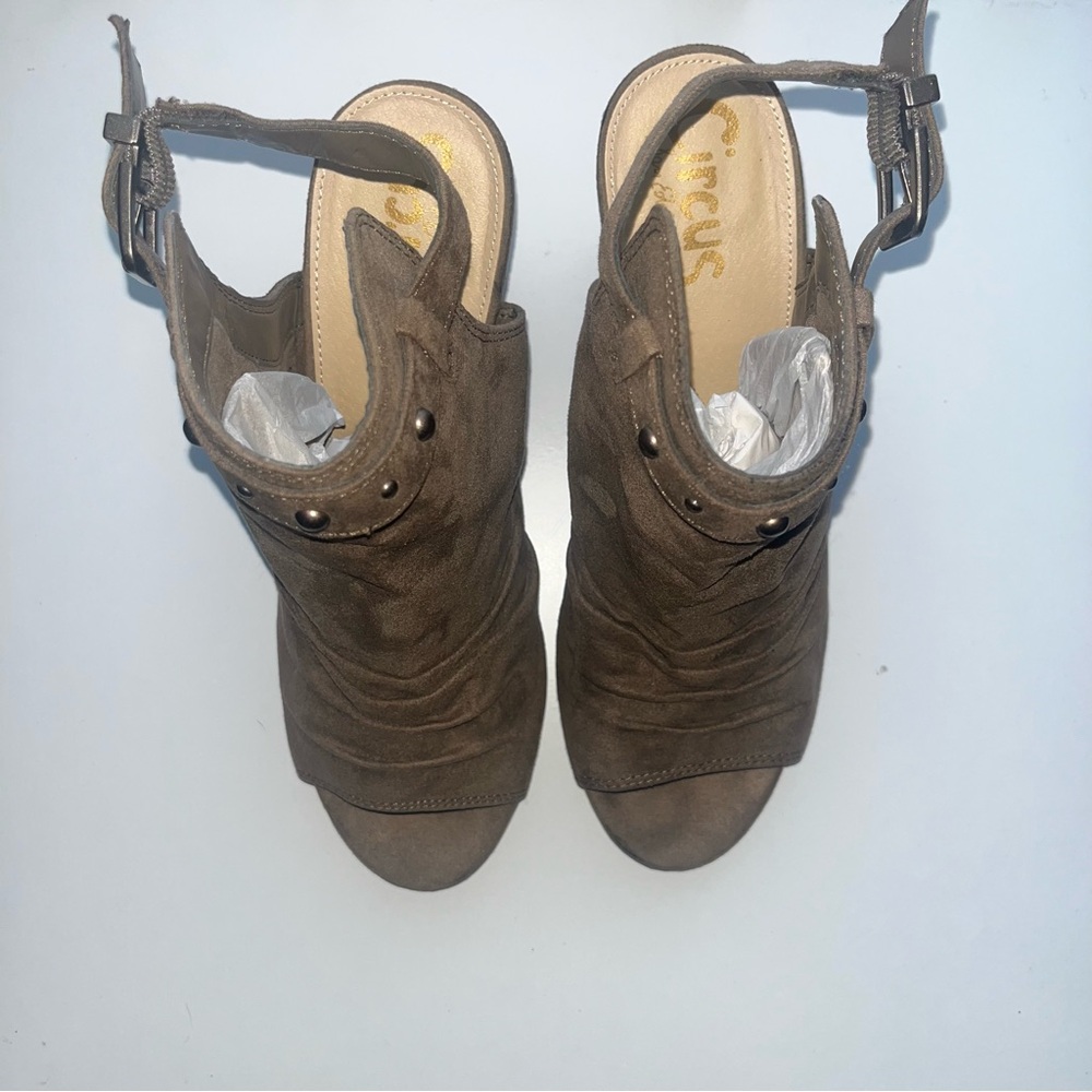 Circus by Sam Edelman Women's Tan Block Heel Open Toe Suede With Buckle Size 8.5 - Picture 5 of 10